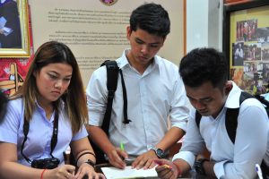 สถาบันวิจัยศิลปะและวัฒนธรรมอีสาน ต้อนรับนิสิตวิชาเอกภาษาไทย ภาควิชาภาษาไทย สถาบันภาษาต่างประเทศ มหาวิทยาลัยภูมินท์พนมเปญ