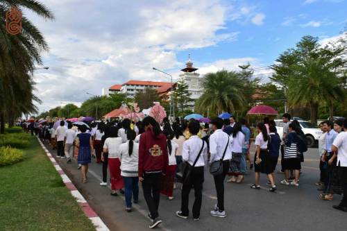 ร่วมพิธีสมโภชผ้าไตรพระราชทานเพื่อทอดกฐิน