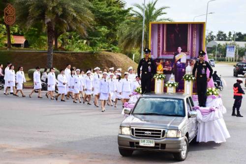 ร่วมพิธีสมโภชผ้าไตรพระราชทานเพื่อทอดกฐิน