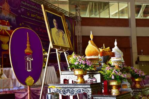 ร่วมพิธีสมโภชผ้าไตรพระราชทานเพื่อทอดกฐิน