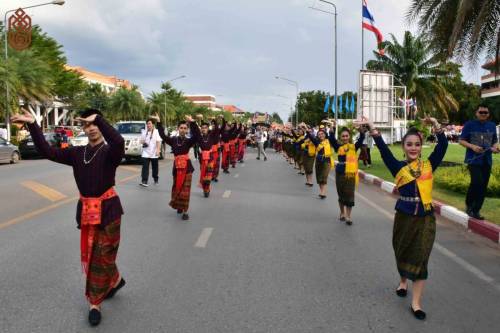 ร่วมพิธีสมโภชผ้าไตรพระราชทานเพื่อทอดกฐิน