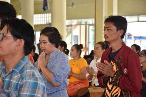 ทำบุญในเทศกาลเข้าพรรษา