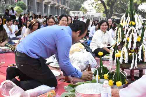 จัดโครงการพิธีกรรมแต่งแก้