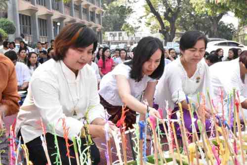 จัดโครงการพิธีกรรมแต่งแก้