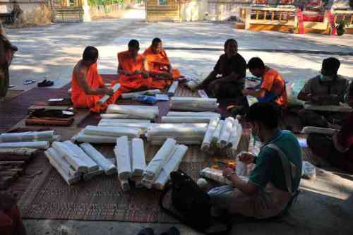 ลงพื้นที่ในการสำรวจและจัดทำบัญชีสถานภาพเอกสารใบลาน