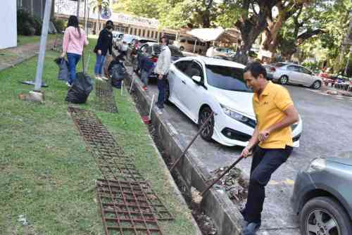 จัดกิจกรรม  Big Cleaning Day เพื่อถวายเป็นพระราชกุศล