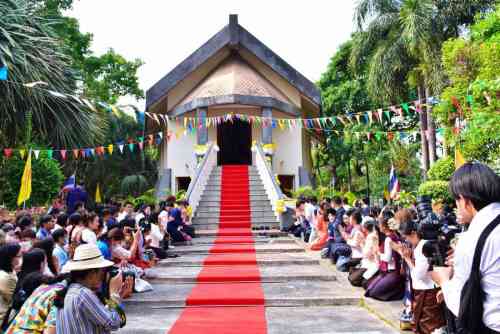 มหาวิทยาลัยมหาสารคาม จัดโครงการฮีตเดือน 5 สรงน้ำพระ สักการบูชา “พระพุทธกันทรวิชัย อภิสมัยธรรมนายก”